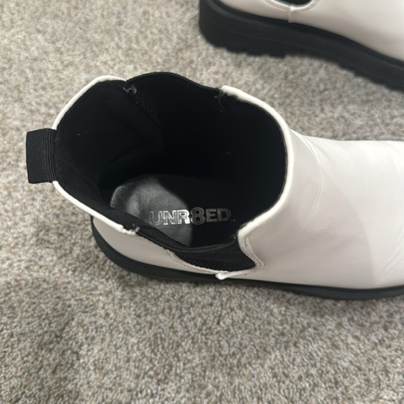 Women’s White Chelsea Boots - Picture 10 of 10